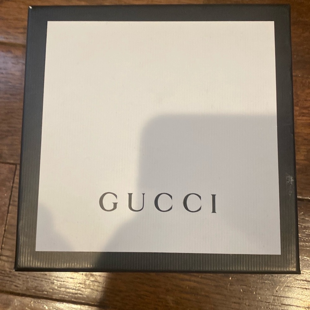 Gucci box belt